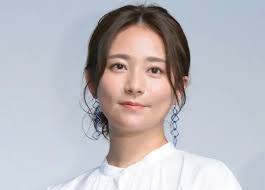 木村文乃:ブルーコーデで美脚ちら見せ 映画タイトルと“リンク”した大人の装い - 毎日キレイ